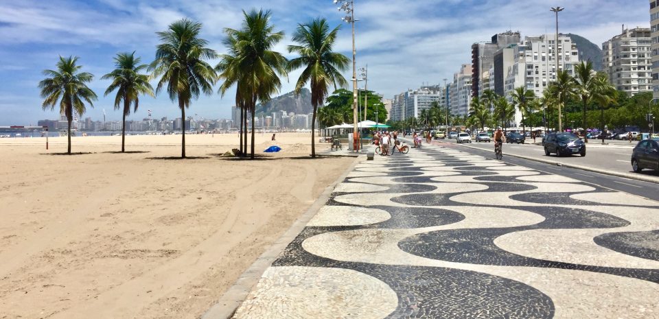 Calcadão de Copacabana -  Foto: site Viagem de AaZ